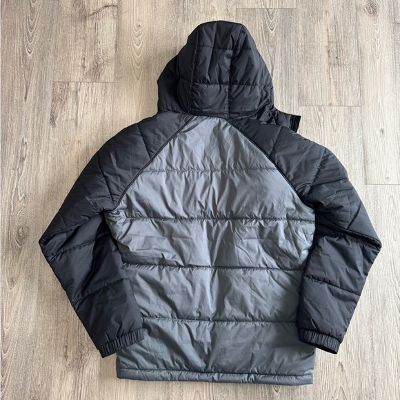 Mens Under Armour Puffer coat size medium, black and gray. Non smoking home. - Picture 2 of 10